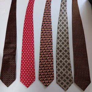 Geometric silk tie from the Joseph A. B Signature, LYRIC OPERA Collection SET 5